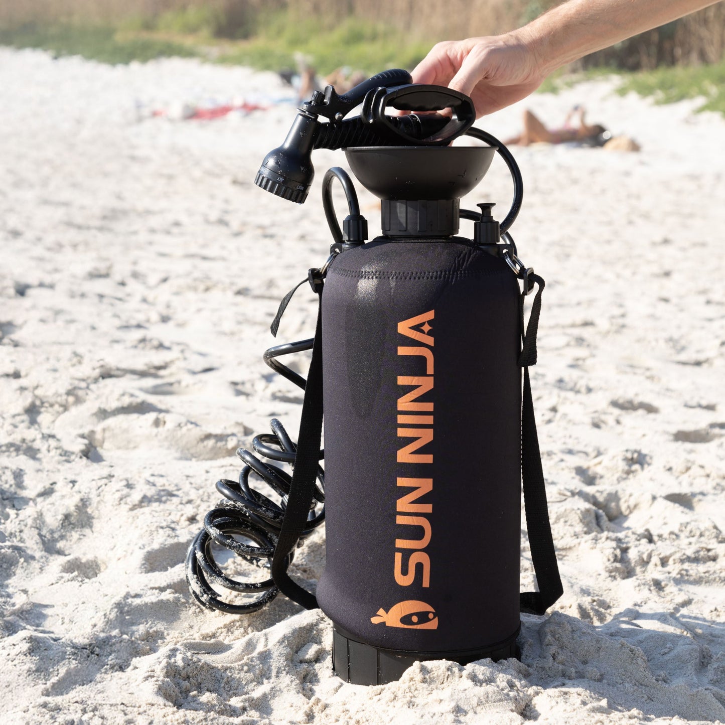 portable-shower-2-1-gallon-b2 0018_Portable_shower_2.1gal_black_6.jpg