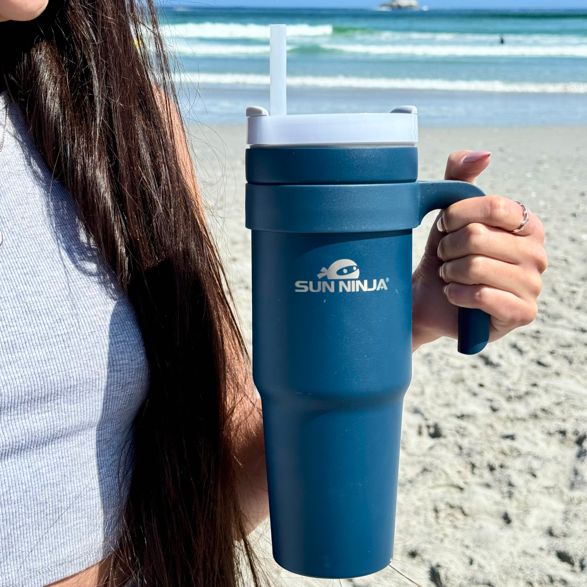 40-oz-travel-mug-h4 40oz_travel_mug_navy_7.png