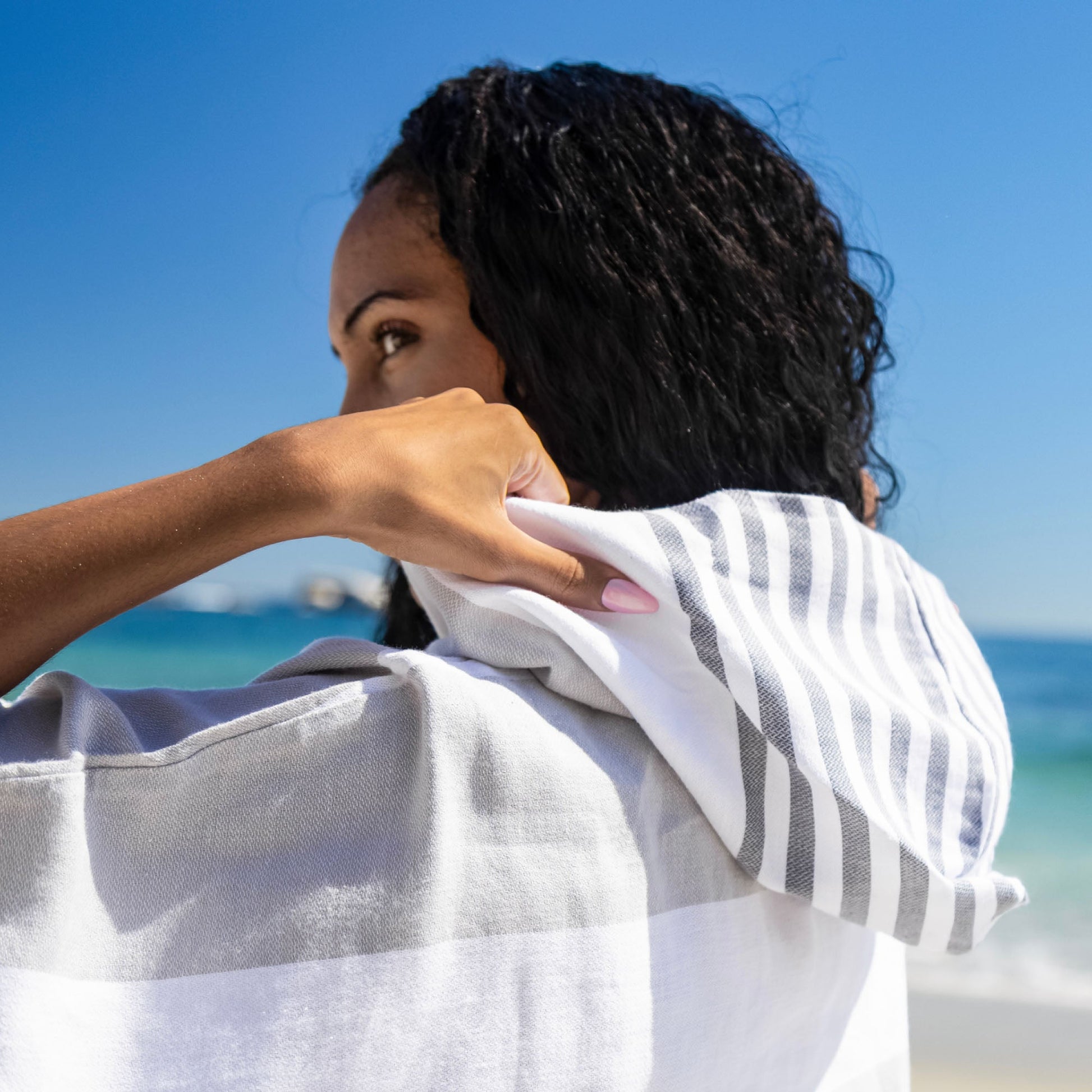 towel-poncho-v8 7_0002_Beach_Poncho_7.jpg