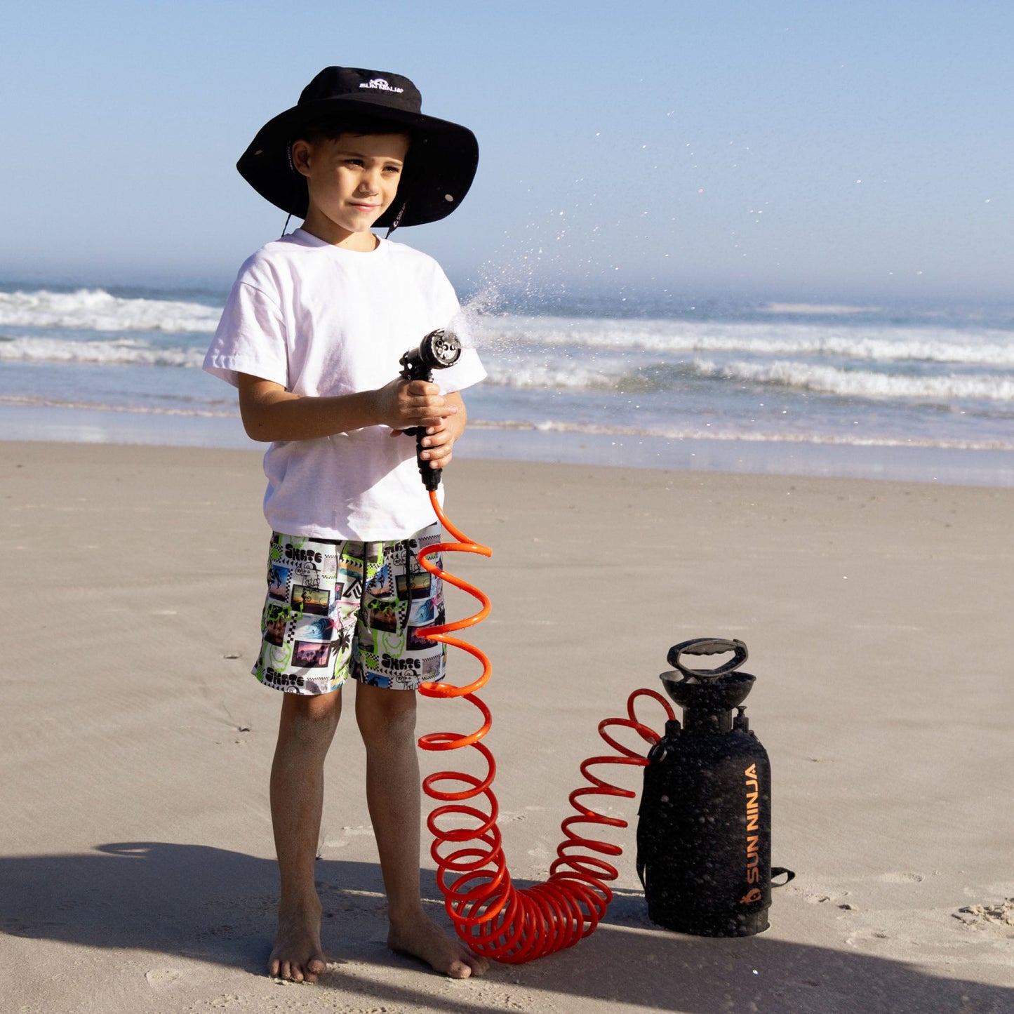 portable-shower-1-3-gallon-w5 8_0017_Portable_shower_1.3gal_black_8.jpg