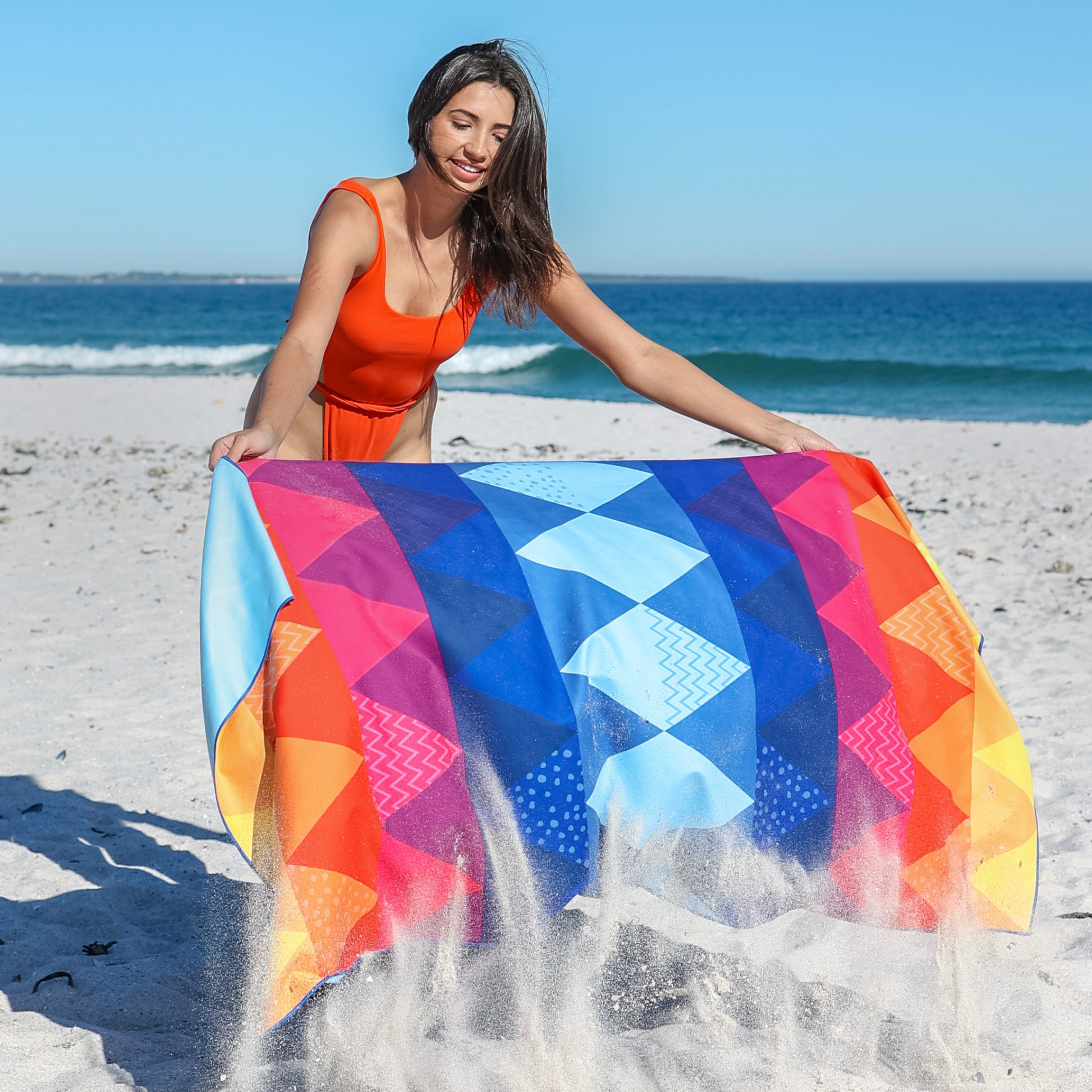 microfiber-beach-towel-q0 Microfiber_beach_towel_triangle_3_da4a0d2d-840a-446b-b539-9112c03cda16.png