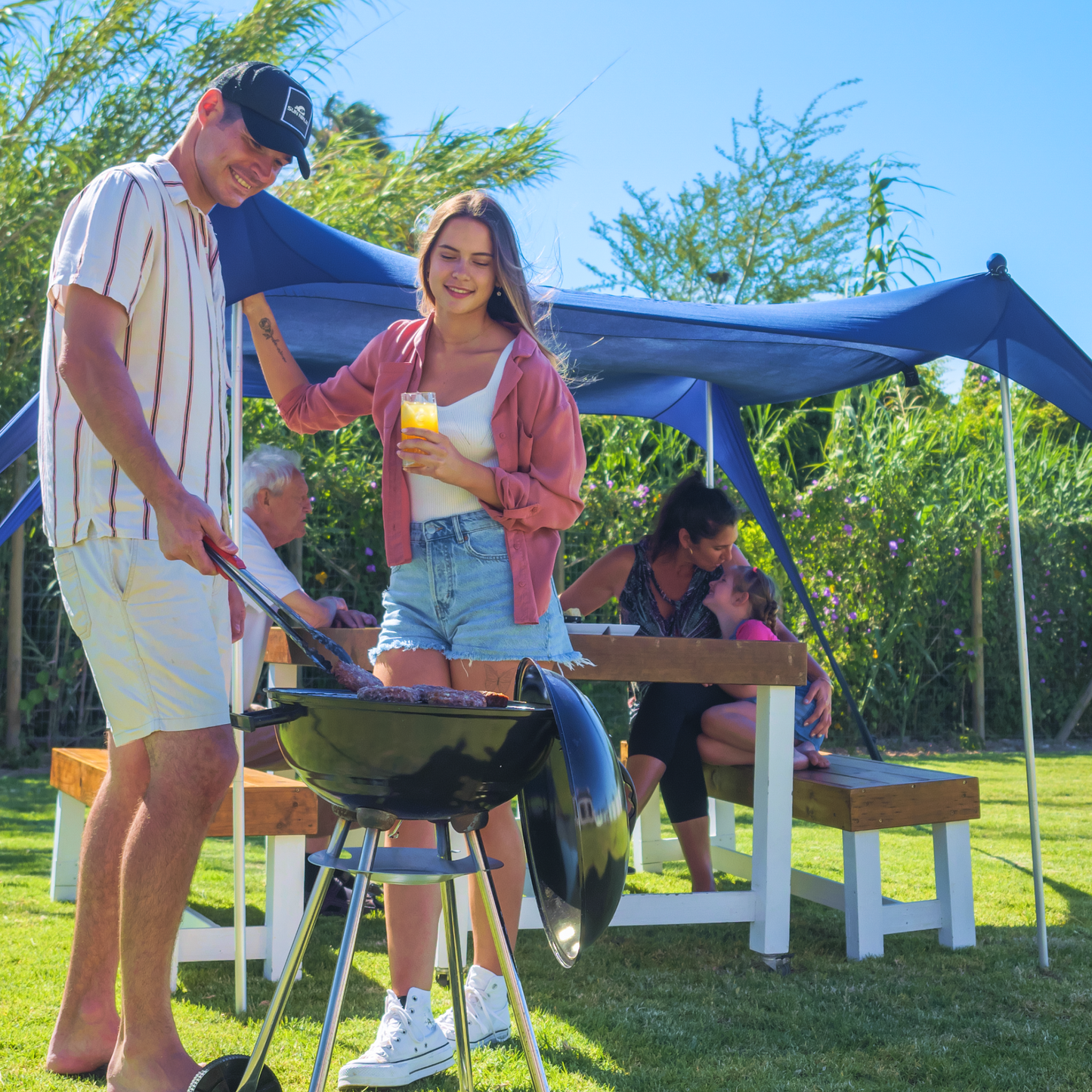 beach-tent-4-person-s7 Sun-Ninja_4_person_tent_royal-blue_7.png